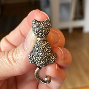 Silver Marcasite Crystal Cat Brooch